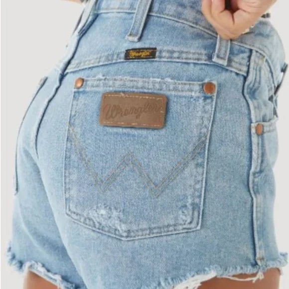 Wrangler Women's Reworked Shorts - Size 28 - Picture 2 of 5